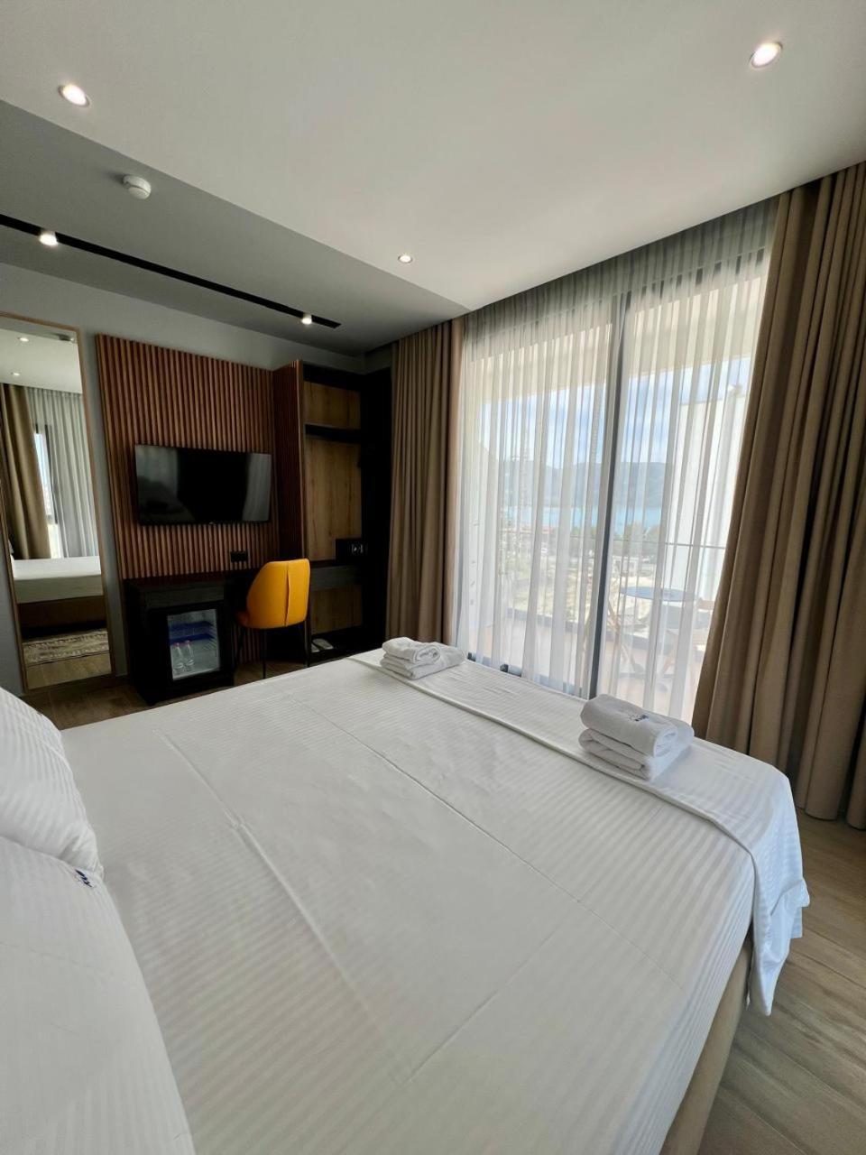 Kaan Hotel Radhimë Exteriör bild